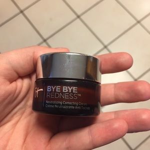 It cosmetics bye bye redness cream